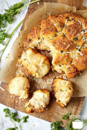 Crock Pot Cheesy Garlic Pull-Apart Bread