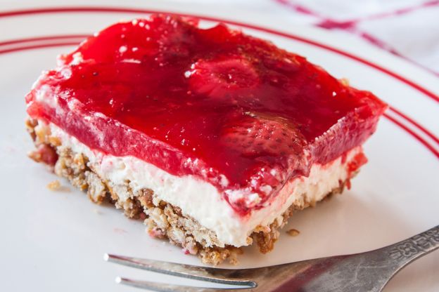 Strawberry Pretzel Salad