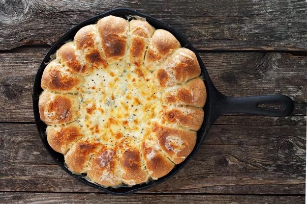 Warm Skillet Bread and Artichoke Dip