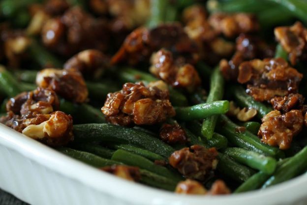 Green Beans With Candied Pecans