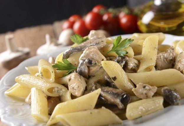 Penne with chicken and mushrooms