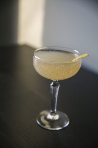 Grapefruit Champagne cocktail