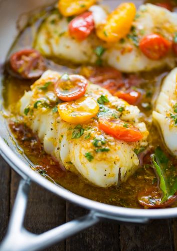 Pan-Seared Cod in White Wine Tomato Sauce