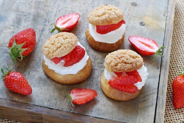 Strawberry Cream Puffs