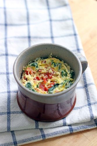 Spinach and cheddar mug quiche