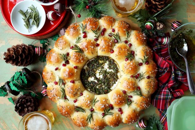 Baked Brie and Bread Wreath