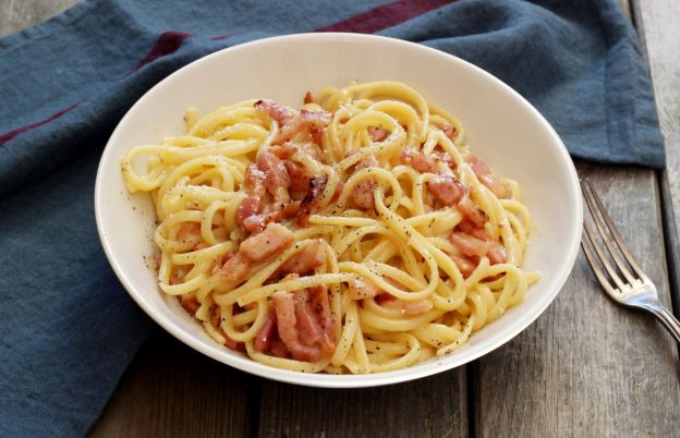 Adding Cream to Pasta Carbonara