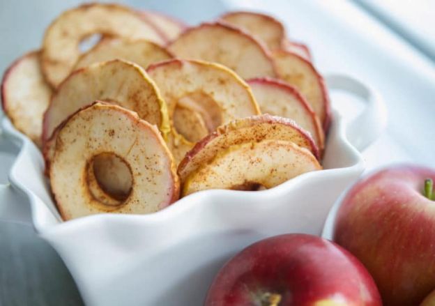 Healthy Cinnamon Apple Chips