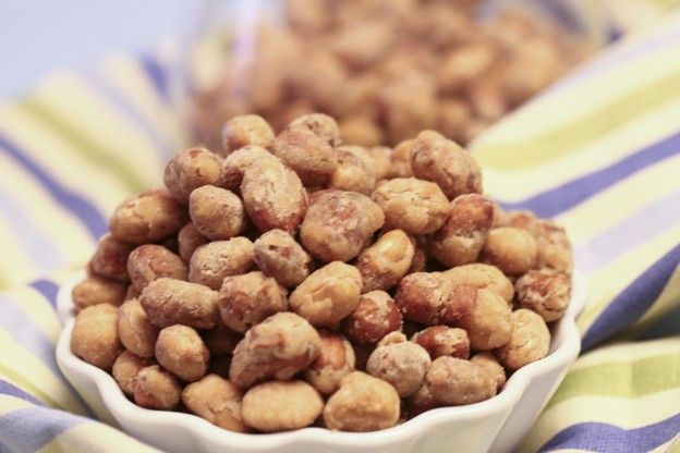 Caramelized peanuts