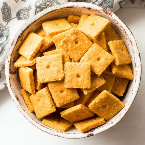 Low Carb Cheddar Cheese Crackers