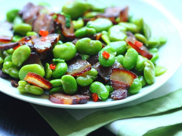 Stir-Fried Fava Beans with Chinese Bacon