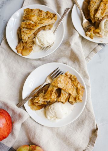 Cheddar Apple Pie