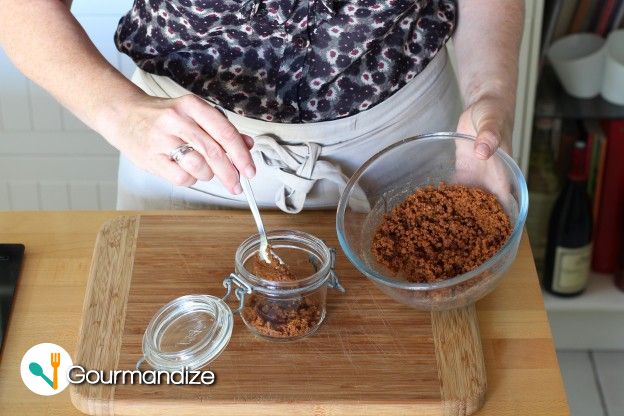 Serve the chesecake in mason jars