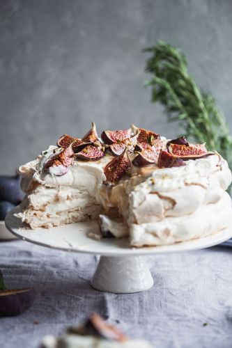 Honey And Fig Pavlova