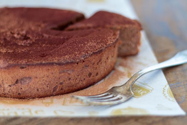 Easy Keto Chocolate Snack Cake