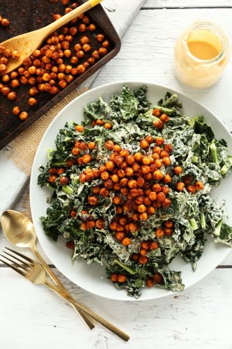 Garlicky kale salad with crispy chickpeas