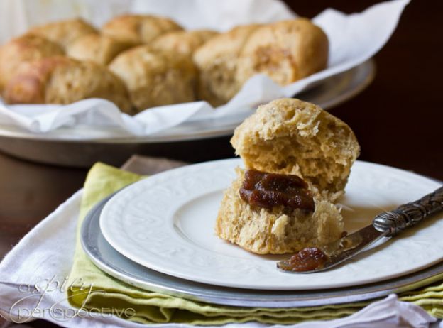 Apple butter yeast rolls