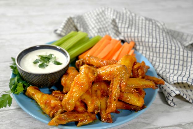 Air Fryer Sriracha-Honey Chicken Wings