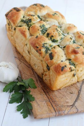 Pull-Apart Garlic Bread