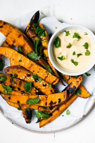 Sesame Garlic Grilled Sweet Potato Fries with Yogurt Curry Dip