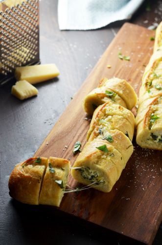 SPINACH AND ARTICHOKE DIP STUFFED GARLIC BREAD