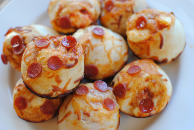 5. Stuffed pizza cupcakes