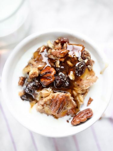 Slow Cooker Baked Oatmeal with Bananas and Nuts