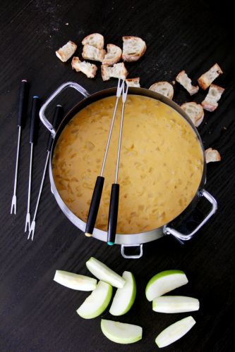 Beer cheese fondue