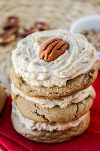 Cinnamon cookies with maple pecan frosting