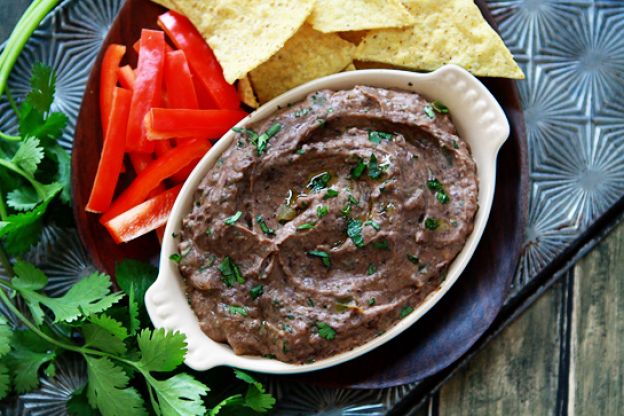 Black bean hummus