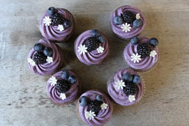 Blueberry-Blackberry Cupcakes With Blueberry Cream Cheese Frosting