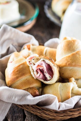 Brazilian Ham And Cheese Rolls