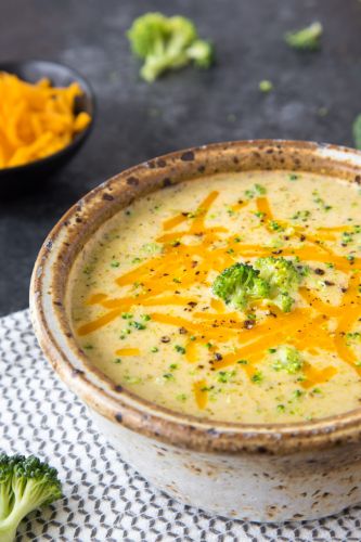 Instant Pot Broccoli Cheddar Soup