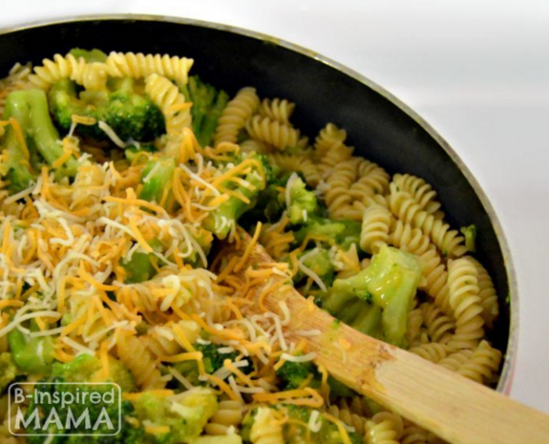 Broccoli cheese pasta