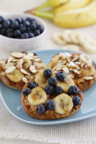 Bruléed English Muffins With Banana and Peanut Butter