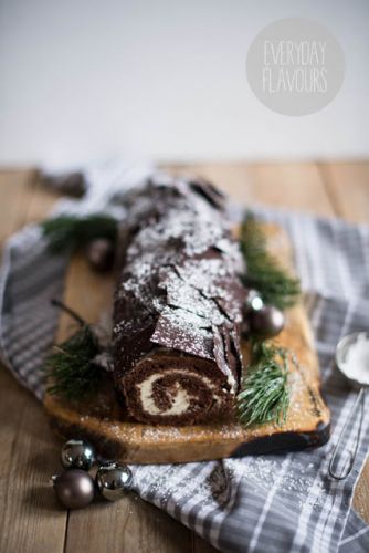 Bûche de Noël (Yule Log Cake)