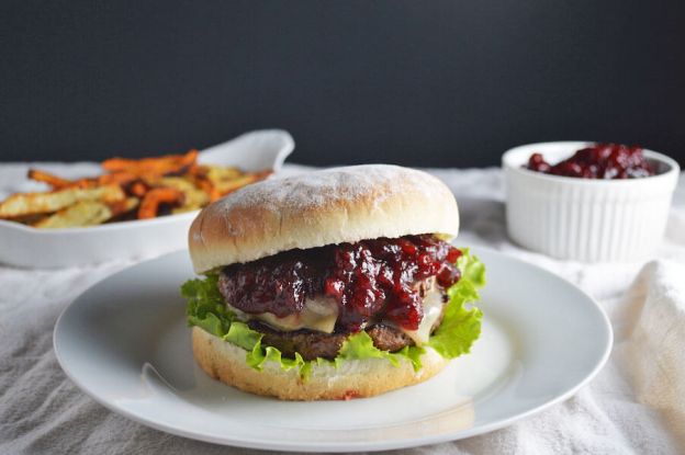 Burgers With Cranberry Sauce