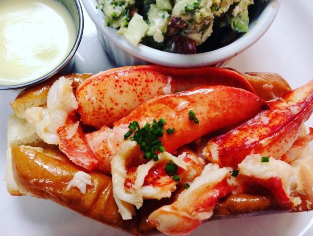 Best Meat Variety Lobster Roll: Thames Street Oyster House (Baltimore, Maryland)