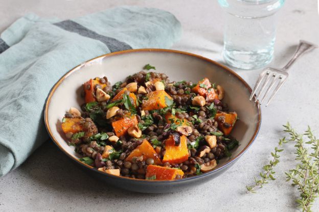 Thursday (D): Protein-rich lentil salad with butternut squash and hazelnuts