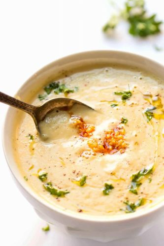 30-Minute Roasted Garlic Cauliflower Chowder