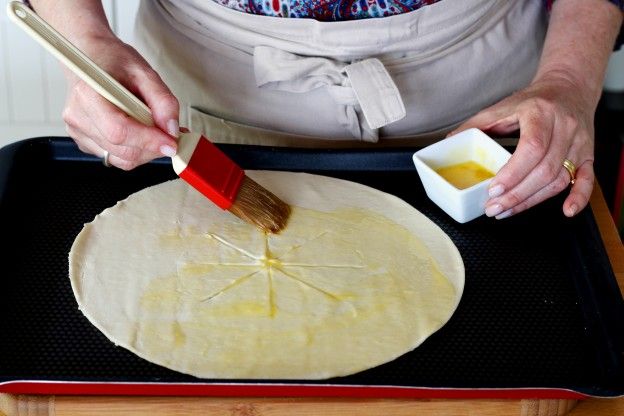 Puff Pastry Veggie Crown