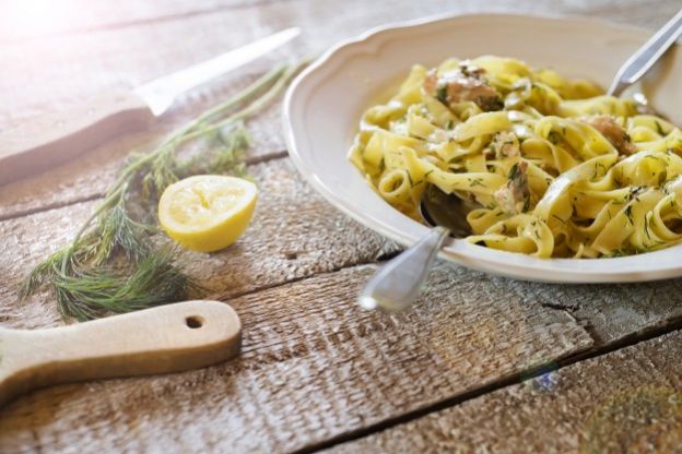 Garlicky lemon pasta