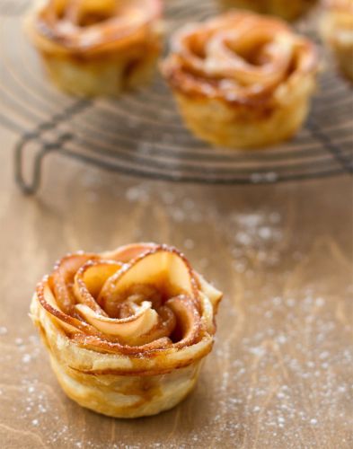 Caramel apple roses