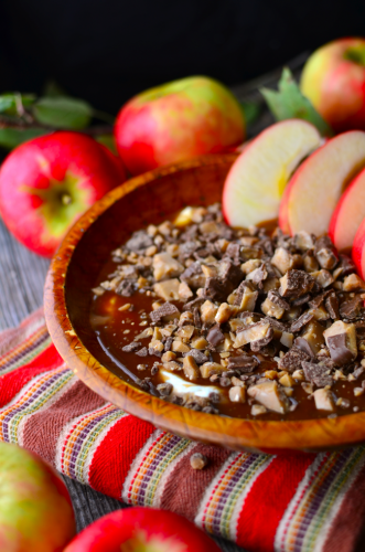 Caramel toffee cheesecake apple dip