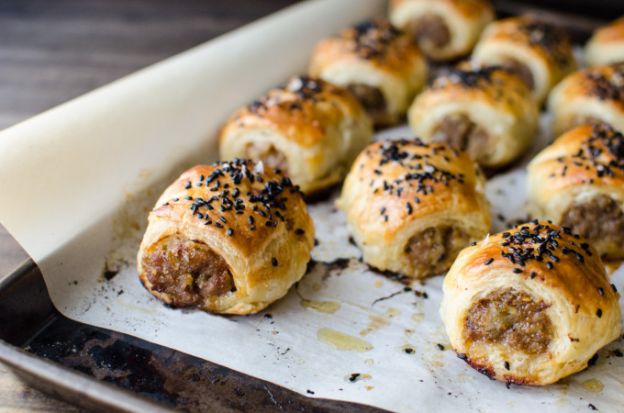 Caramelized Apple And Fennel Pork Sausage Rolls