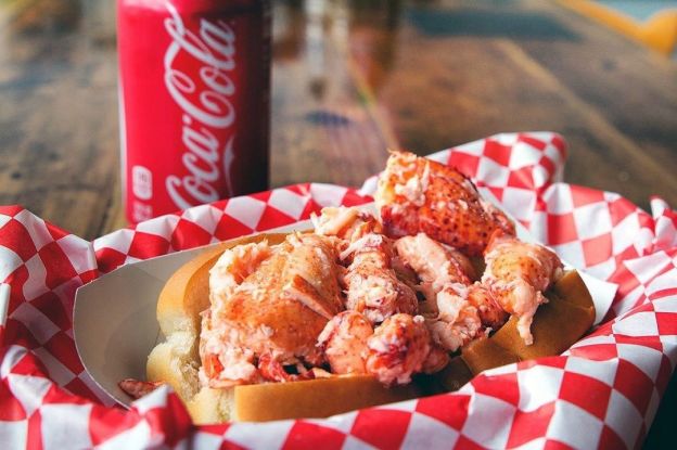 Best No-Frills Lobster Roll: Pete's Seafood & Sandwich