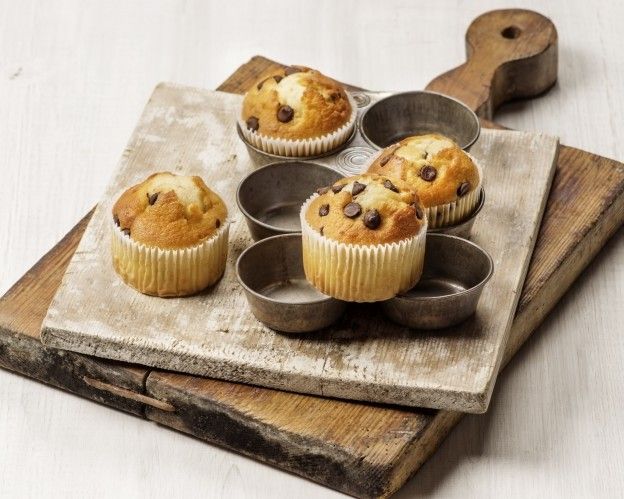 Dark chocolate chip muffins