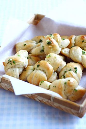 Garlic knots