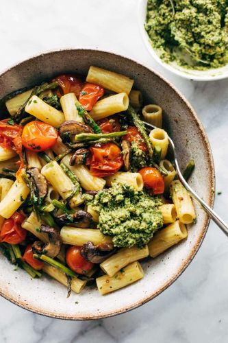 Farmers Market Pasta with Walnut Pesto