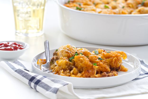 Cheeseburger tater tot casserole